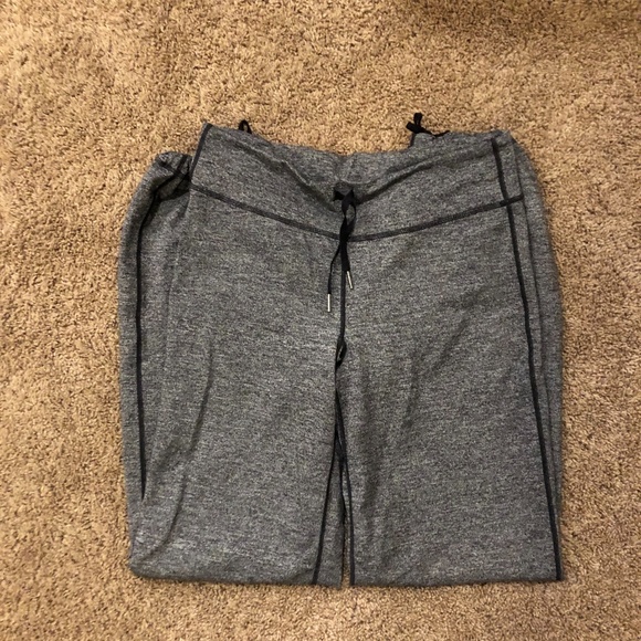 lululemon athletica Pants - Lululemon Grey Sweatpants | sz 4 or 6 | EUC